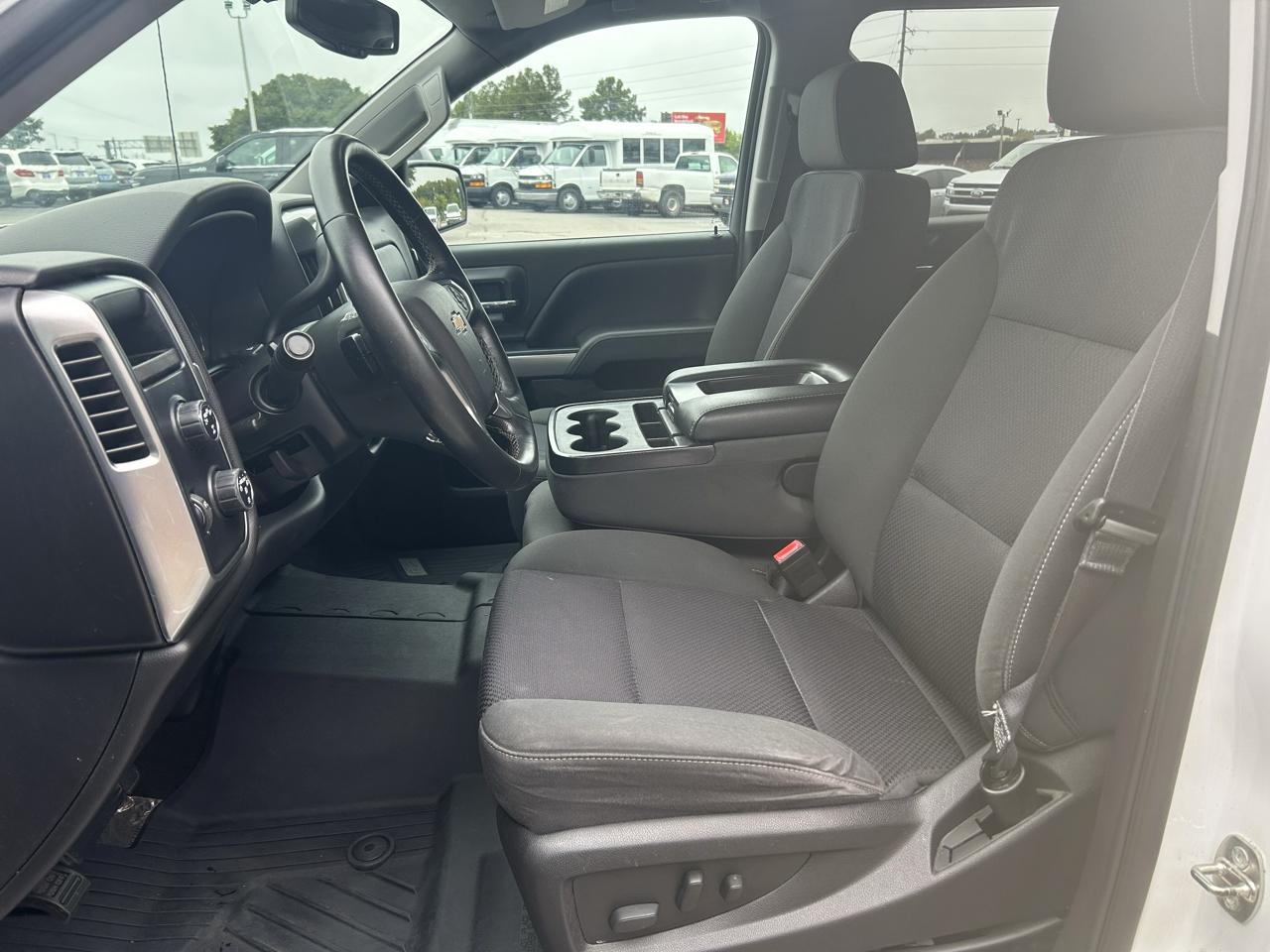 Chevrolet Silverado 1500 4WD Crew Cab 143.5" LT w/1LT 2017