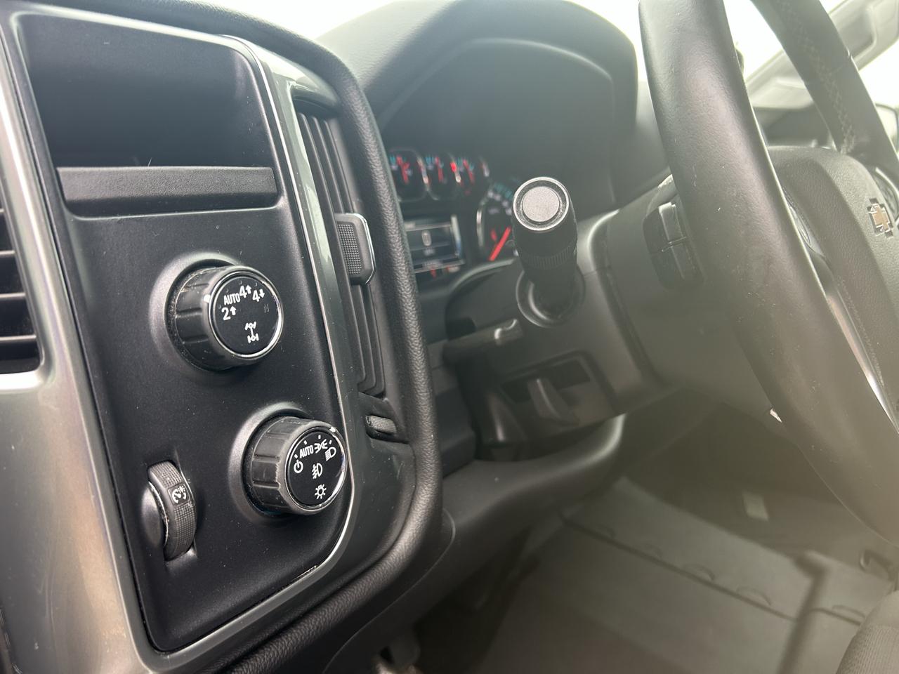 Chevrolet Silverado 1500 4WD Crew Cab 143.5" LT w/1LT 2017