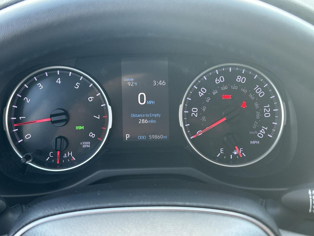 Toyota RAV4 XLE Premium FWD (Natl) 2021