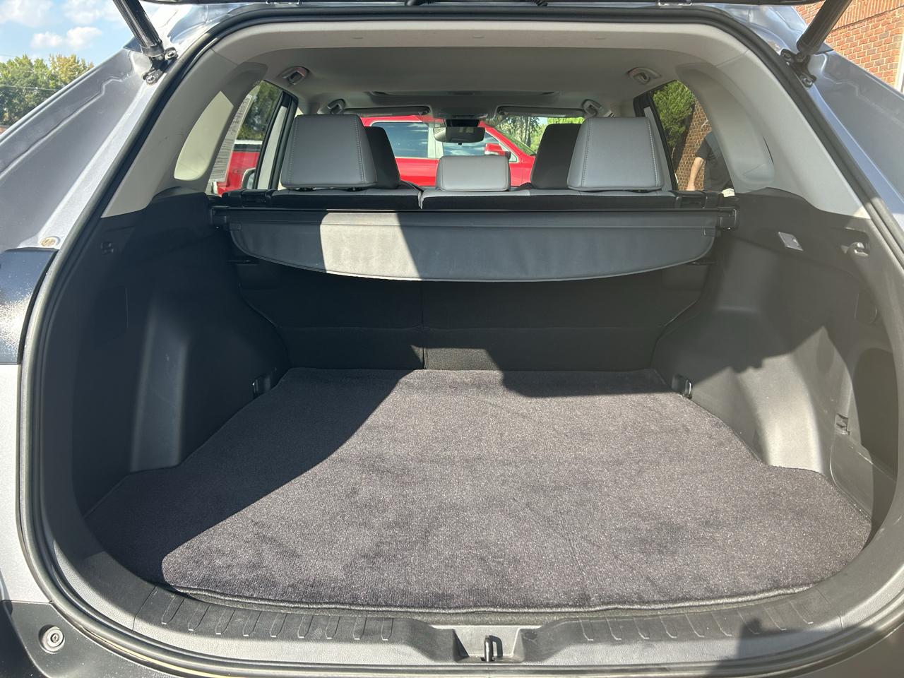Toyota RAV4 XLE Premium FWD (Natl) 2021