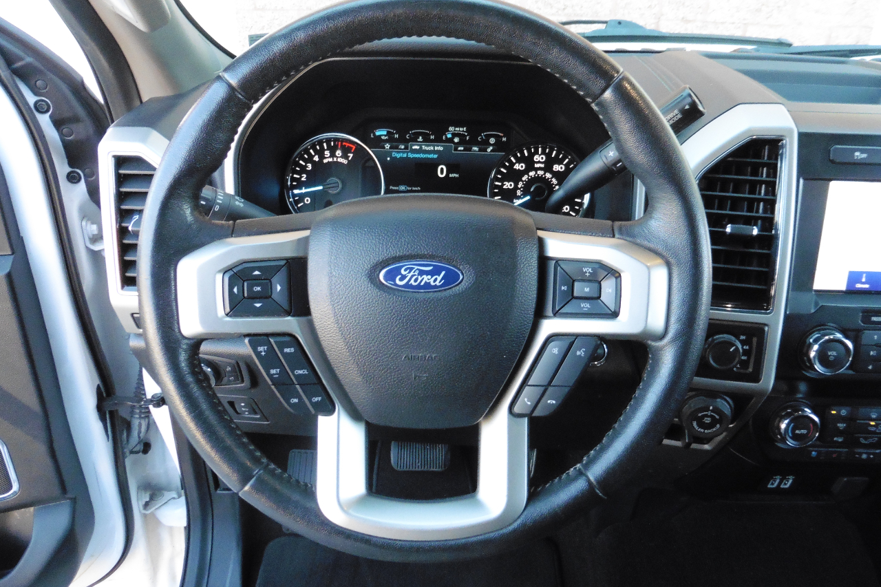 Ford F-150 4WD SuperCrew 145" Lariat 2020