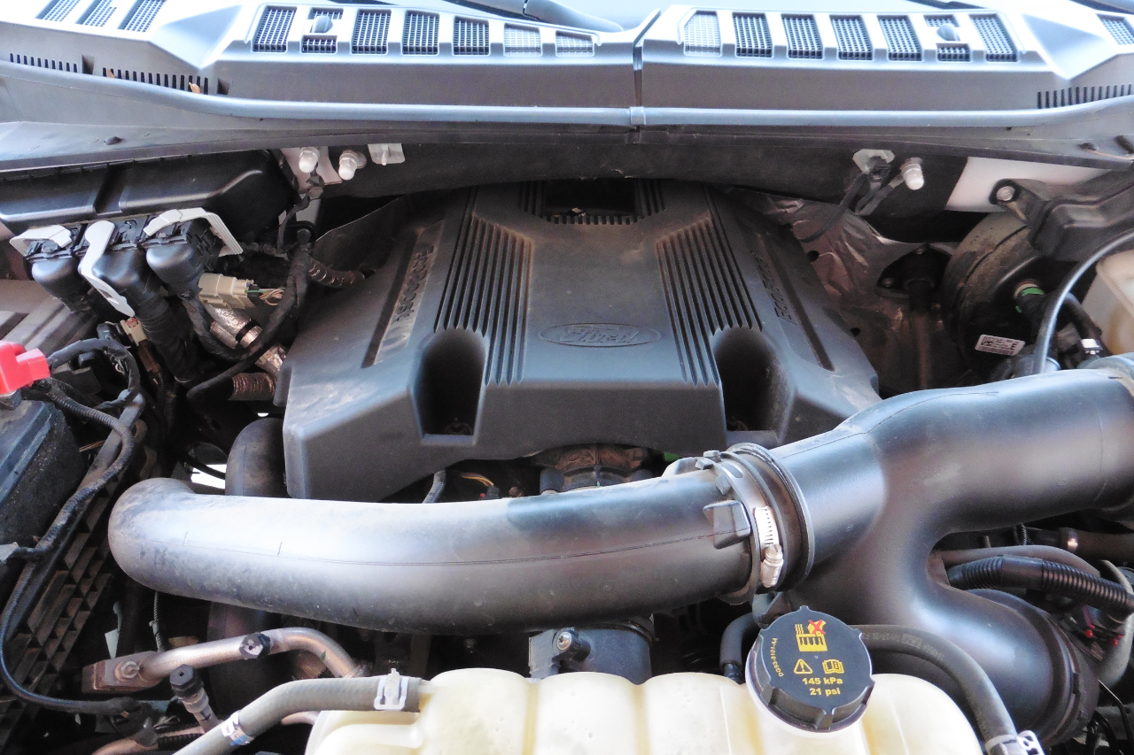 Ford F-150 4WD SuperCrew 145" Lariat 2020