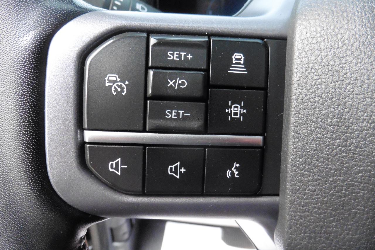 Ford F-350 SD Lariat Crew Cab Short Bed 4WD 2023