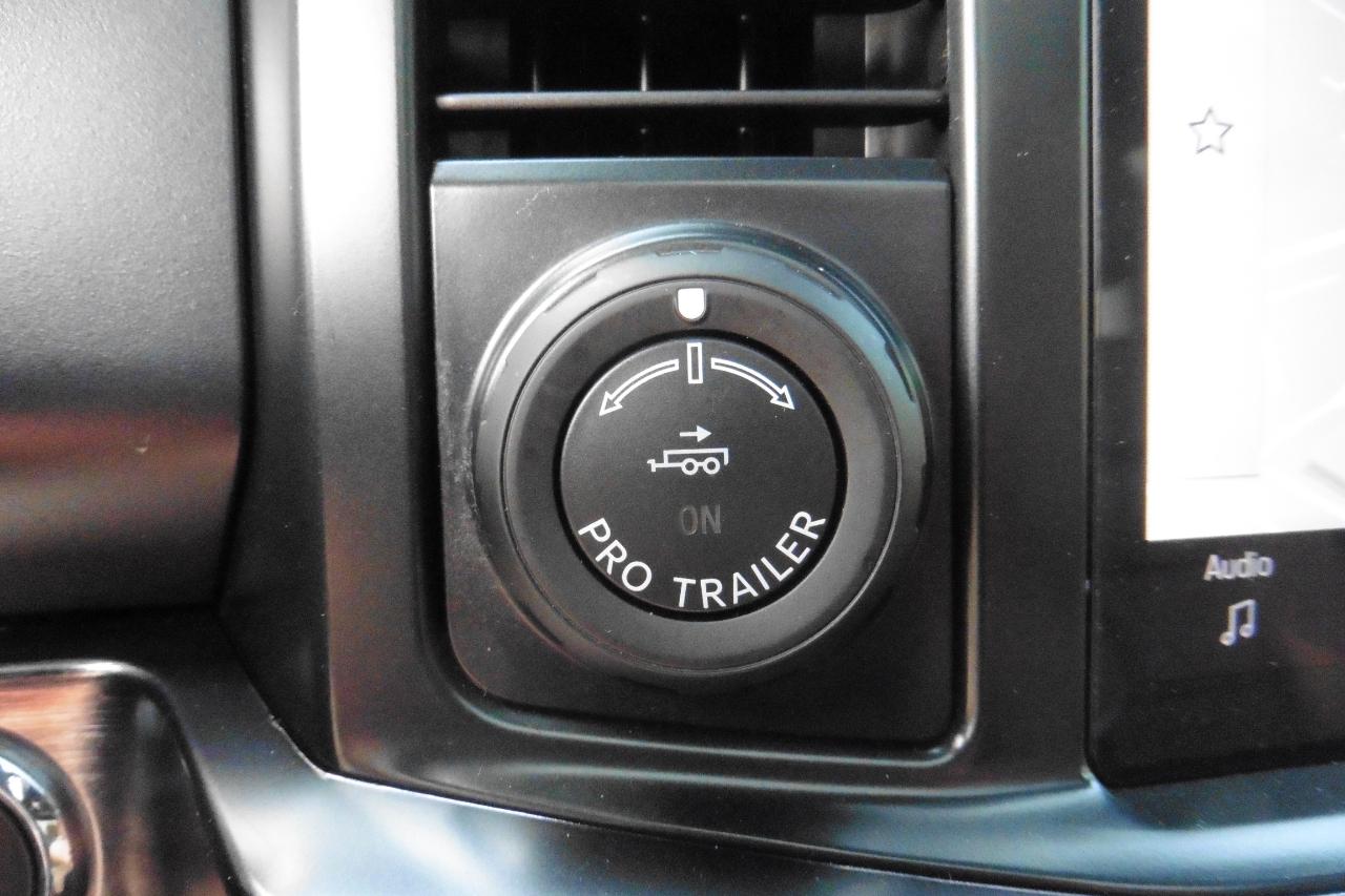 Ford F-350 SD Lariat Crew Cab Short Bed 4WD 2023