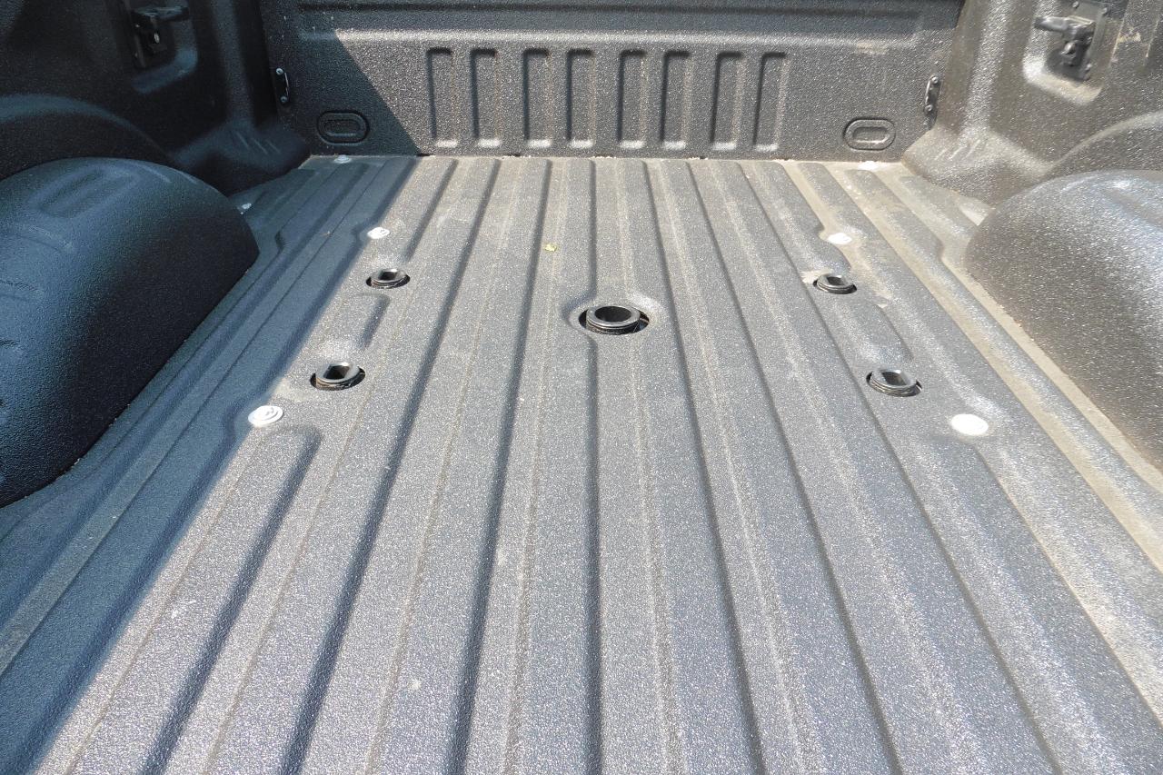Ford F-350 SD Lariat Crew Cab Short Bed 4WD 2023