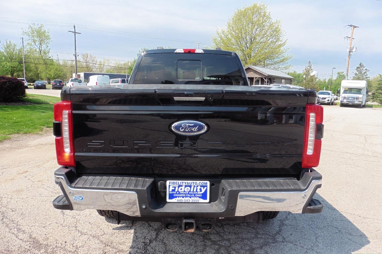 Ford F-350 SD Lariat Crew Cab Short Bed 4WD 2023