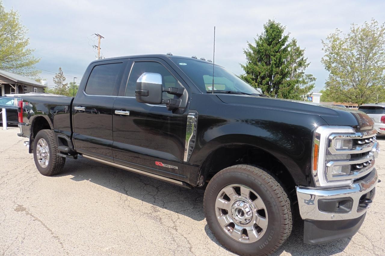 Ford F-350 SD Lariat Crew Cab Short Bed 4WD 2023