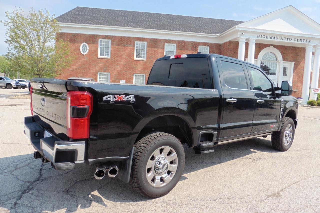 Ford F-350 SD Lariat Crew Cab Short Bed 4WD 2023