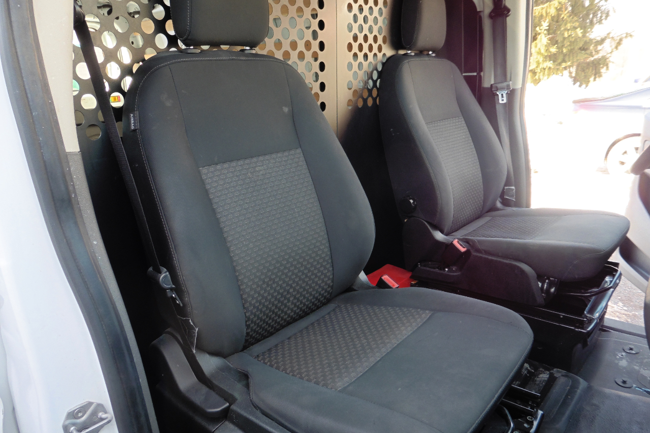 Ford Transit 250 Van Low Roof w/Sliding Pass. 130-in. WB 2024