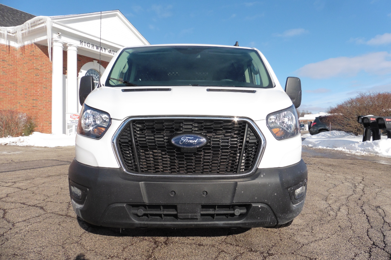 Ford Transit 250 Van Low Roof w/Sliding Pass. 130-in. WB 2024