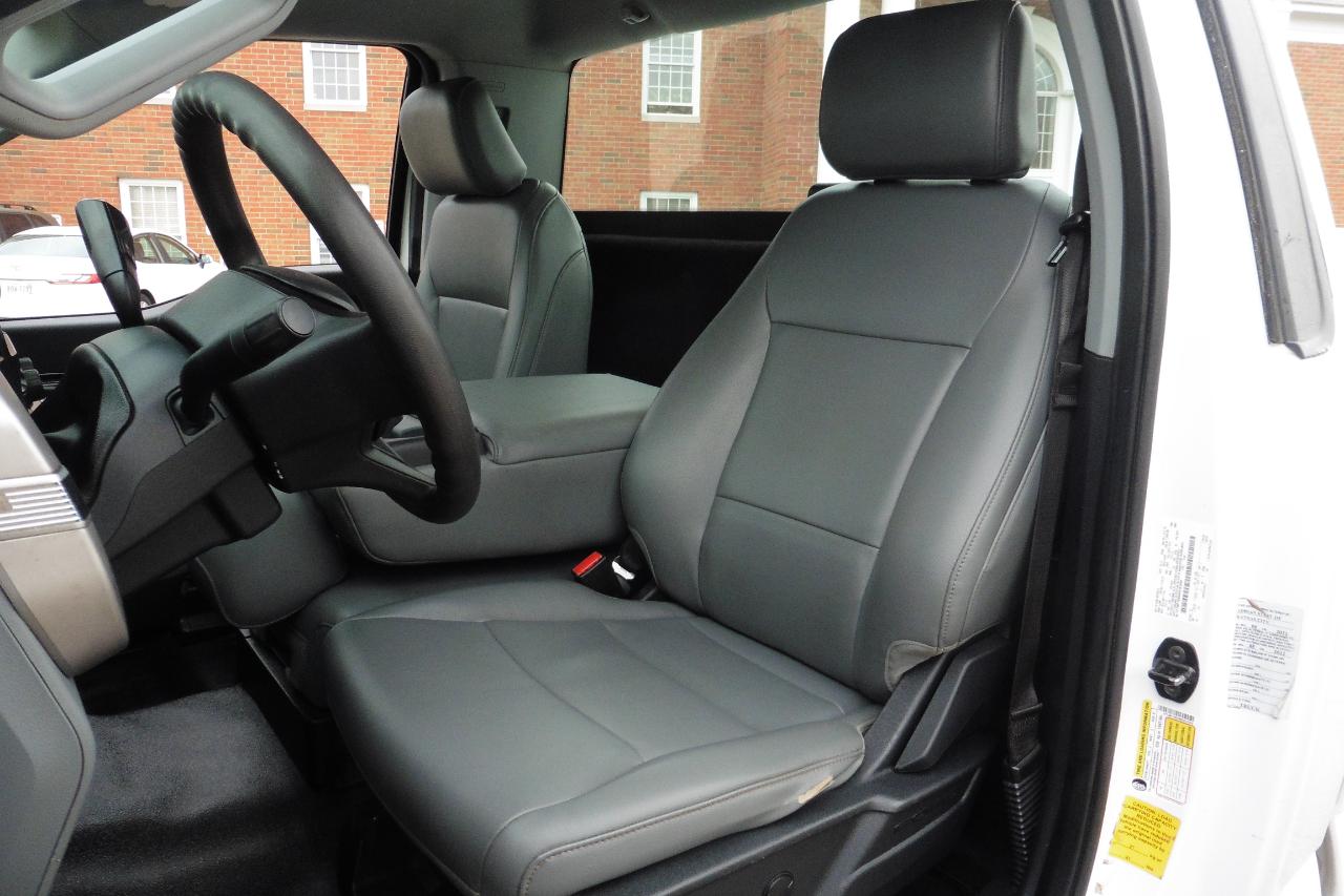 Ford F-150 4WD Reg Cab 141" XL 2022