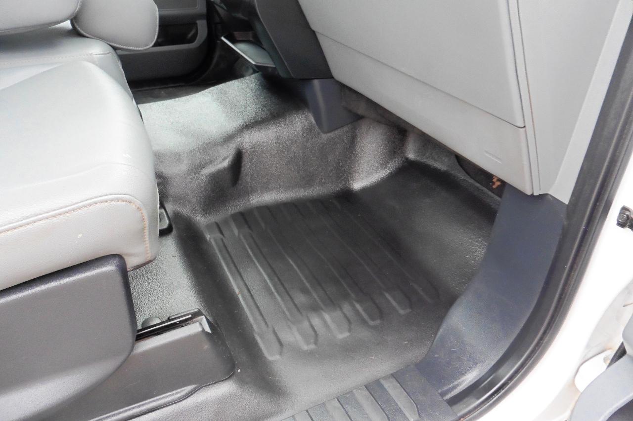 Ford F-150 4WD Reg Cab 141" XL 2022