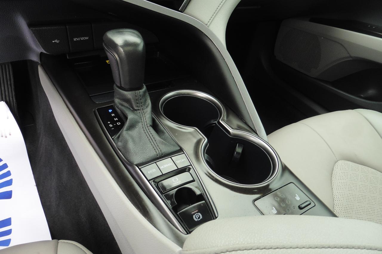 Toyota Camry  2023