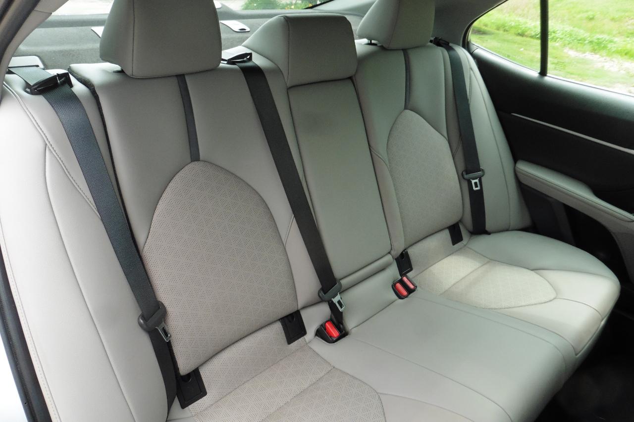 Toyota Camry  2023