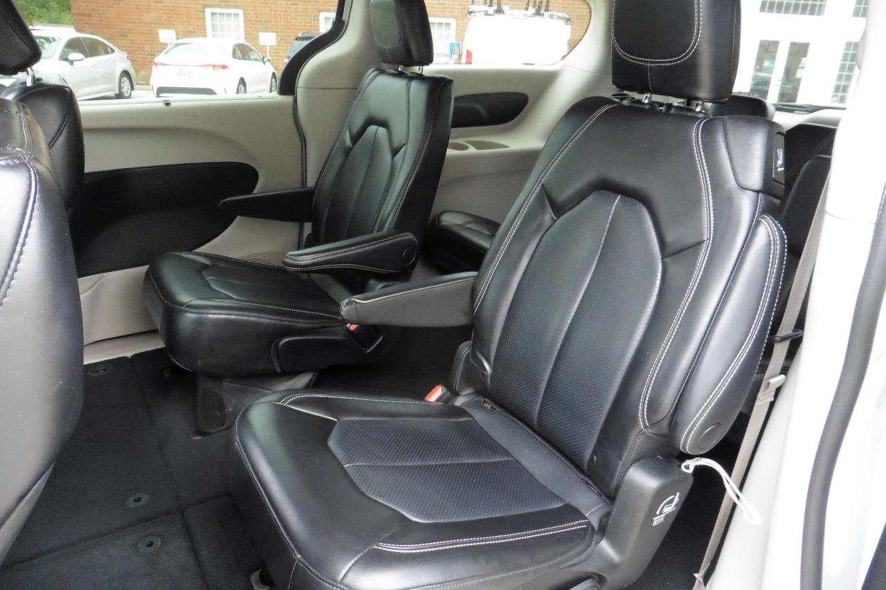 Chrysler Pacifica Touring L FWD 2023