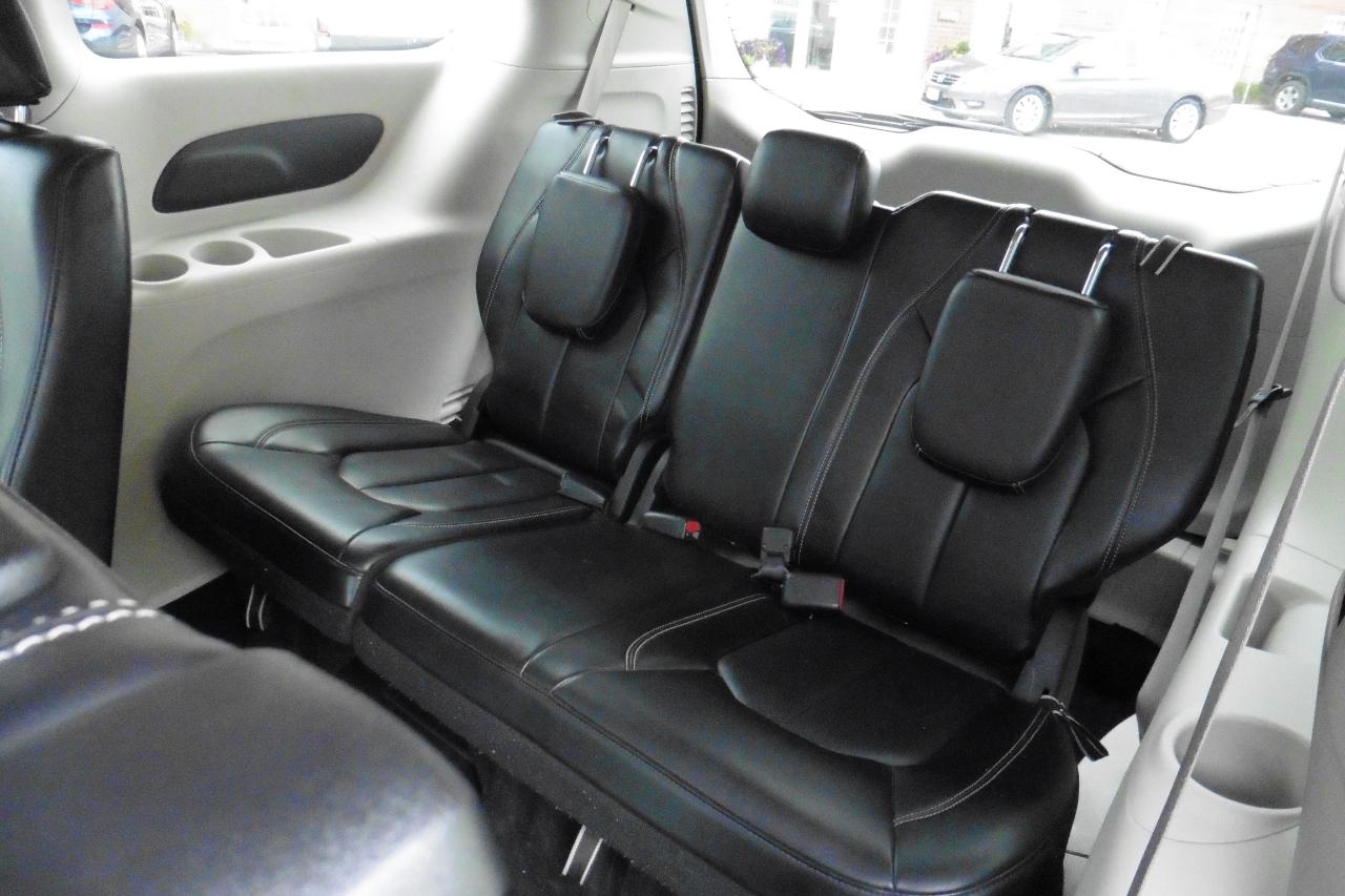 Chrysler Pacifica Touring L FWD 2023