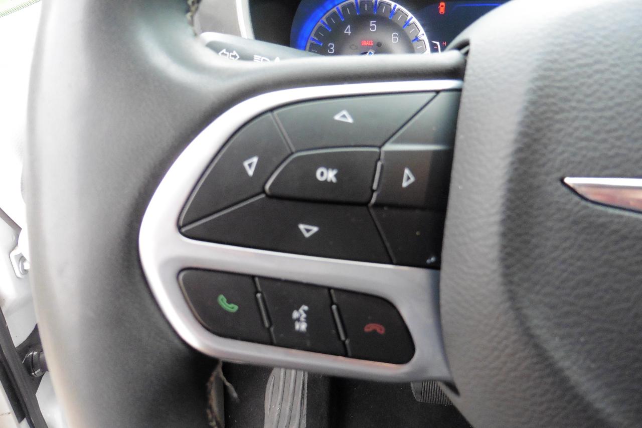 Chrysler Pacifica Touring L FWD 2023