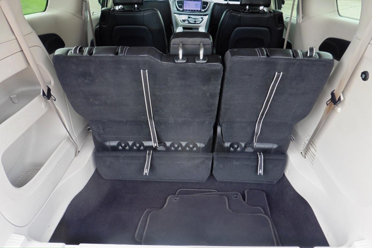Chrysler Pacifica Touring L FWD 2023