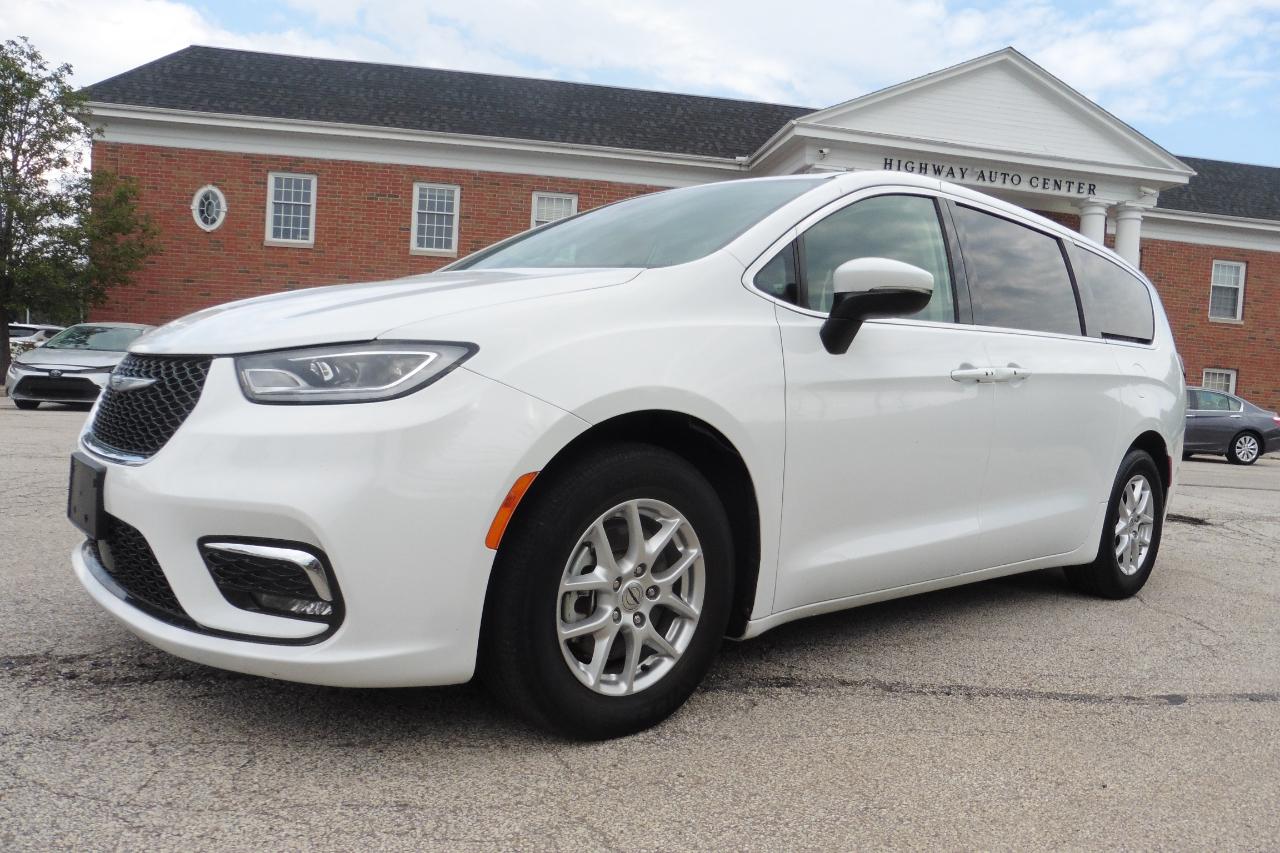 Chrysler Pacifica Touring L FWD 2023