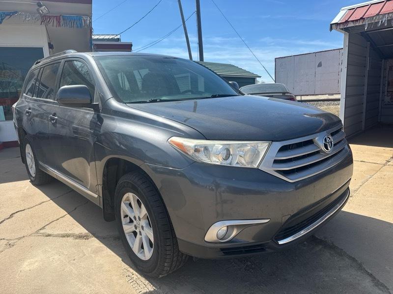 Toyota Highlander Base 2WD V6 2013