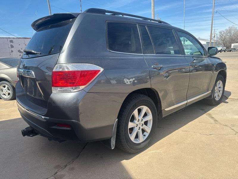 Toyota Highlander Base 2WD V6 2013