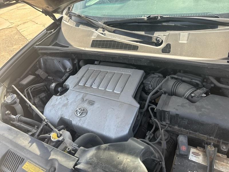 Toyota Highlander Base 2WD V6 2013