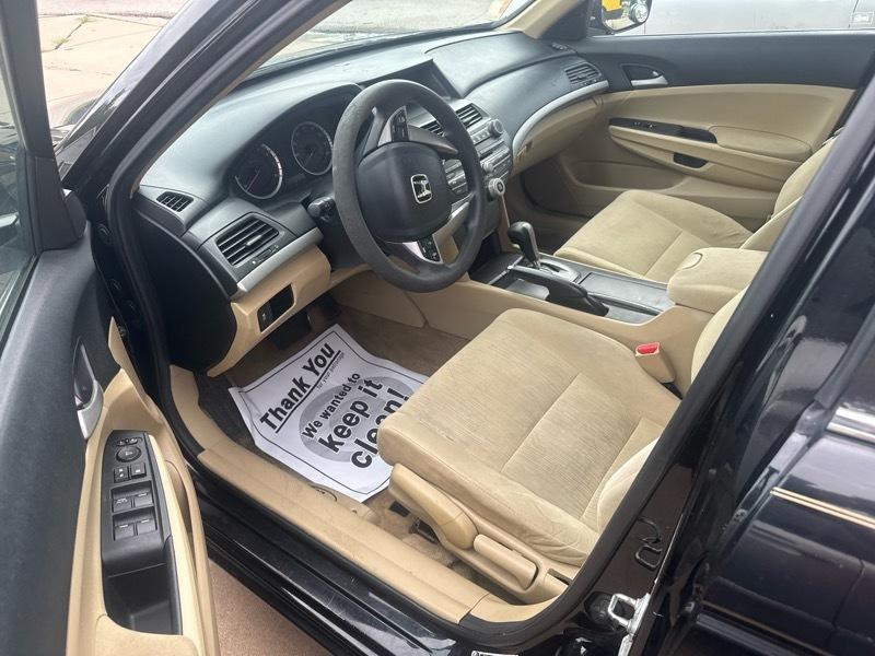 Honda Accord LX sedan AT 2011
