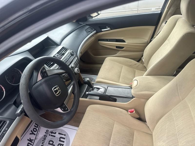 Honda Accord LX sedan AT 2011