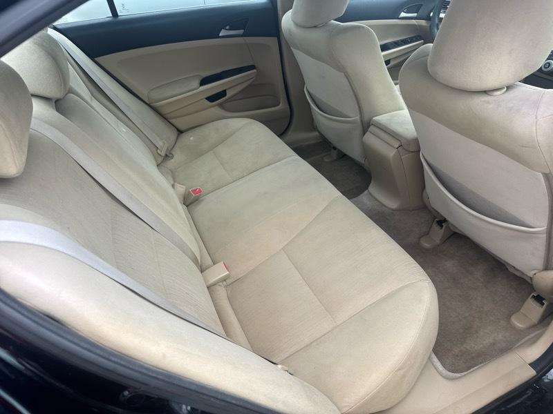 Honda Accord LX sedan AT 2011