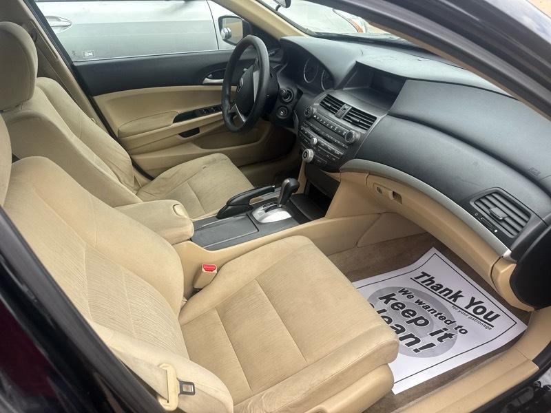 Honda Accord LX sedan AT 2011