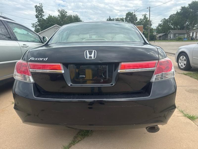 Honda Accord LX sedan AT 2011