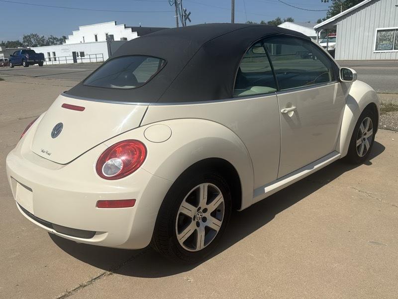 Volkswagen New Beetle 2.5L PZEV Convertible 2006