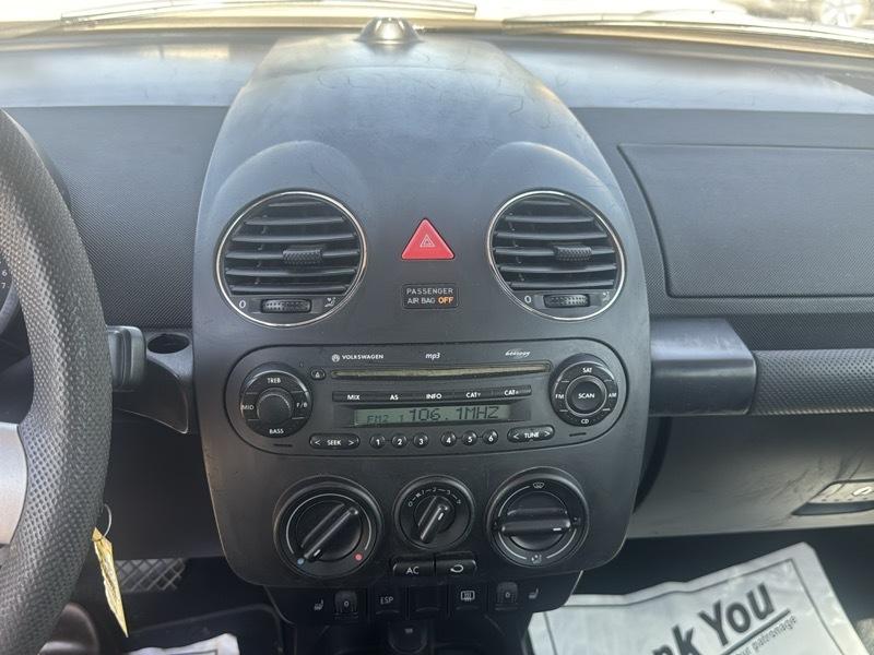 Volkswagen New Beetle 2.5L PZEV Convertible 2006