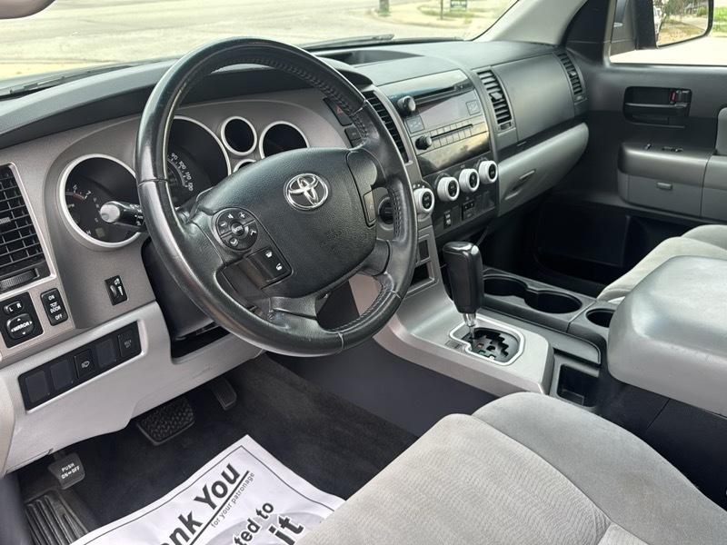 Toyota Sequoia SR5 5.7L 4WD FFV 2013