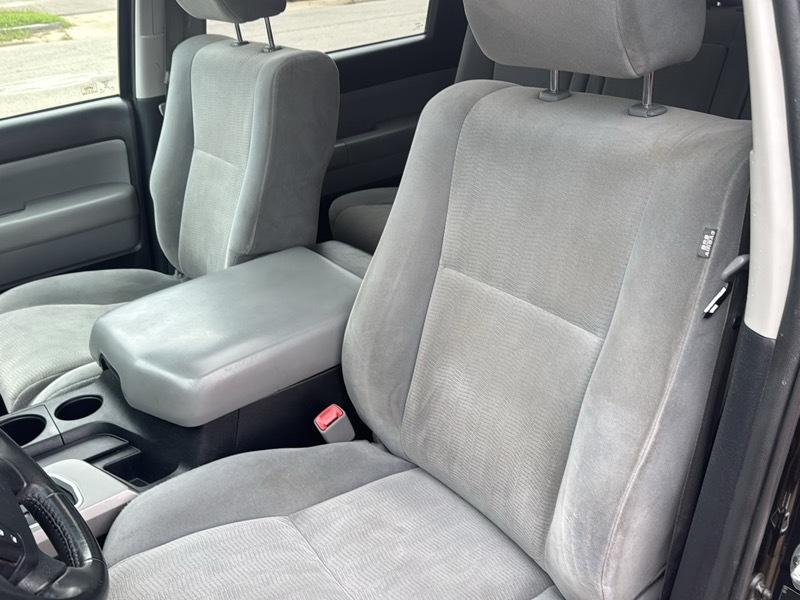 Toyota Sequoia SR5 5.7L 4WD FFV 2013