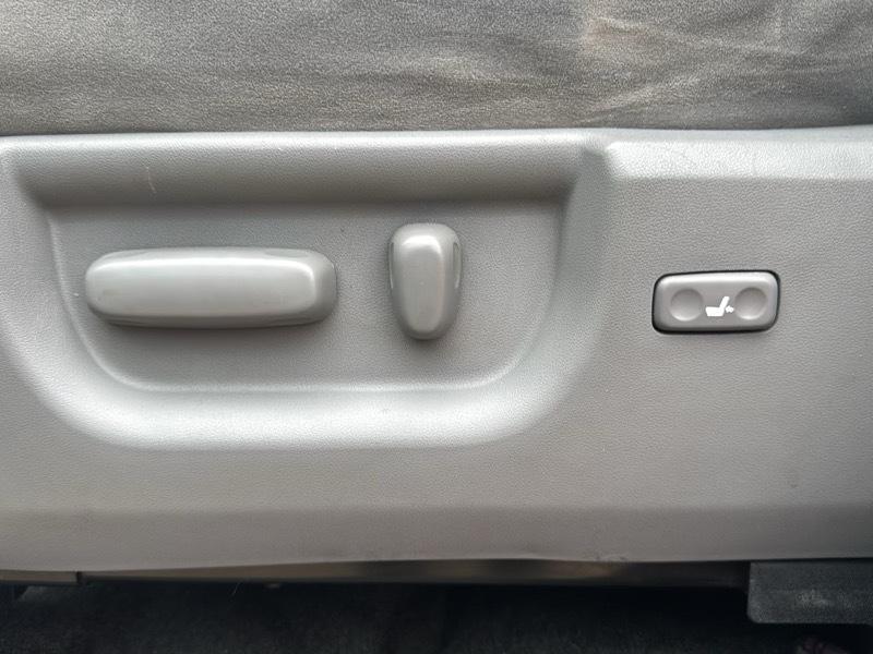 Toyota Sequoia SR5 5.7L 4WD FFV 2013