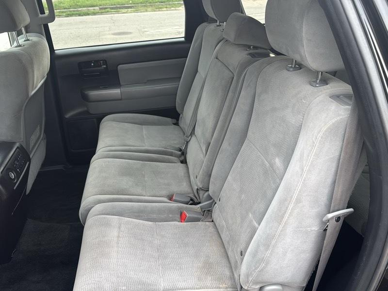 Toyota Sequoia SR5 5.7L 4WD FFV 2013
