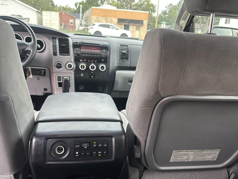 Toyota Sequoia SR5 5.7L 4WD FFV 2013
