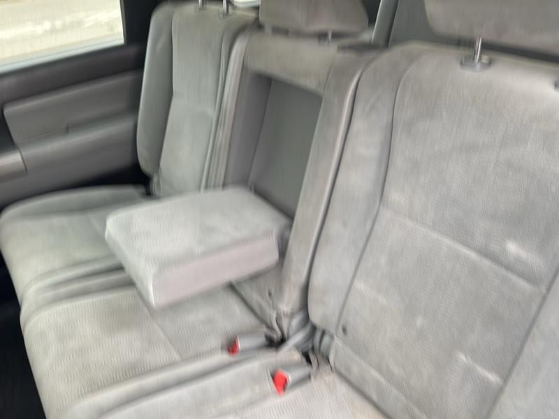 Toyota Sequoia SR5 5.7L 4WD FFV 2013