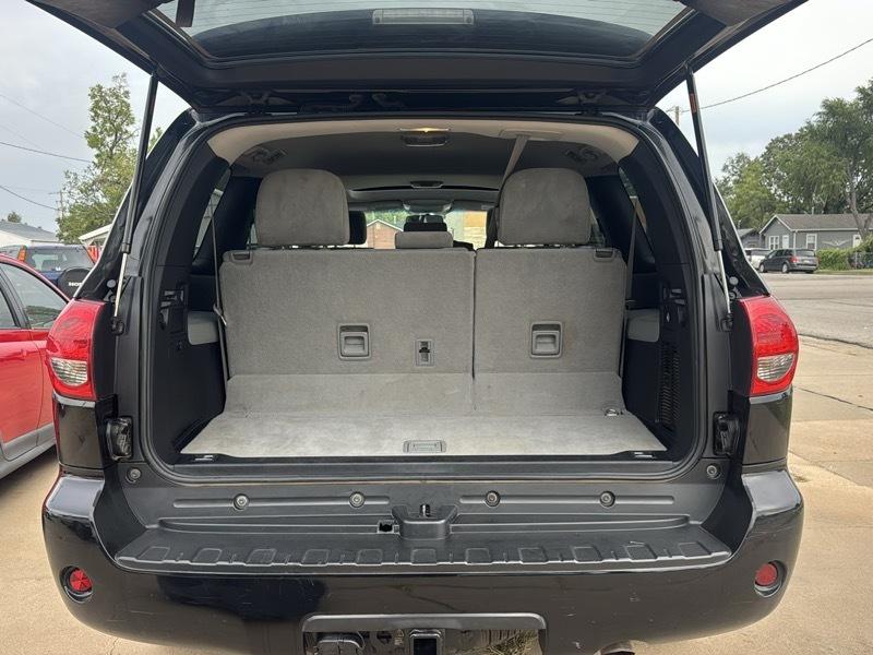 Toyota Sequoia SR5 5.7L 4WD FFV 2013
