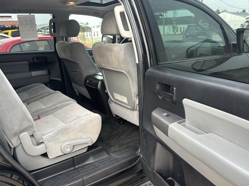 Toyota Sequoia SR5 5.7L 4WD FFV 2013