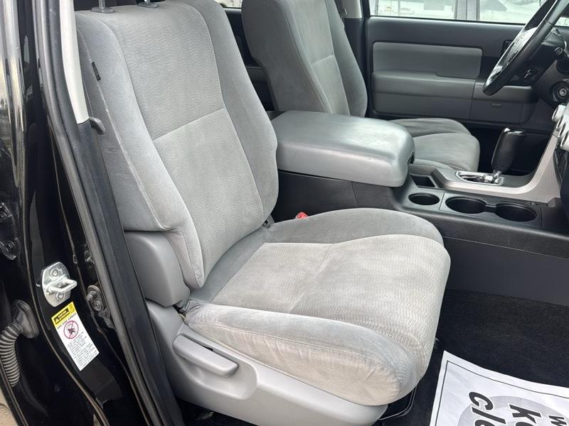 Toyota Sequoia SR5 5.7L 4WD FFV 2013