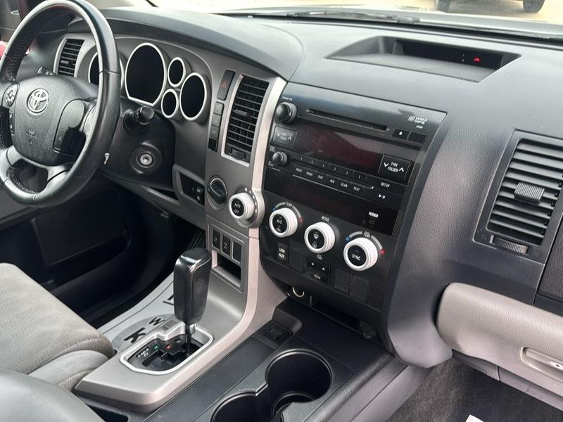Toyota Sequoia SR5 5.7L 4WD FFV 2013