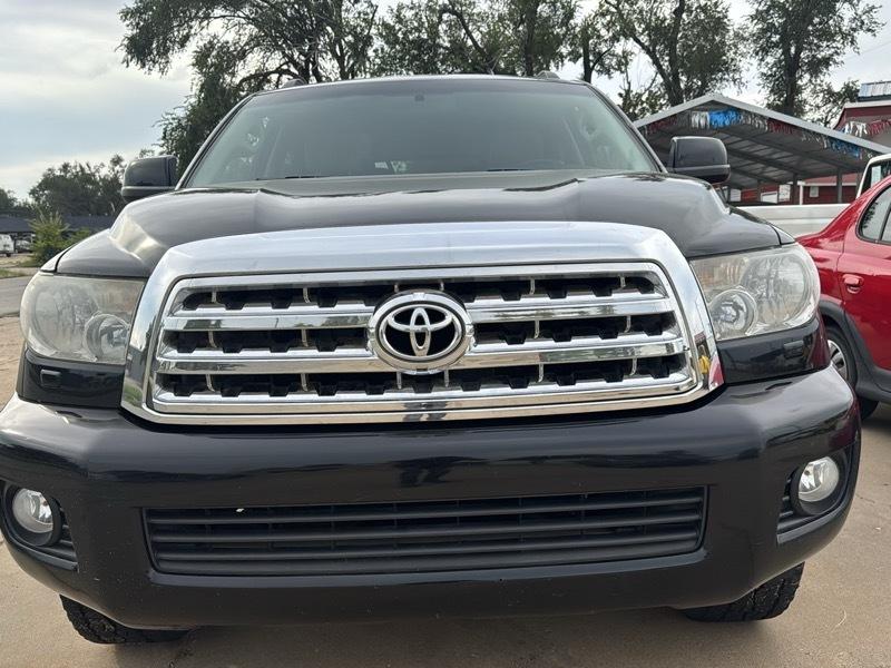 Toyota Sequoia SR5 5.7L 4WD FFV 2013