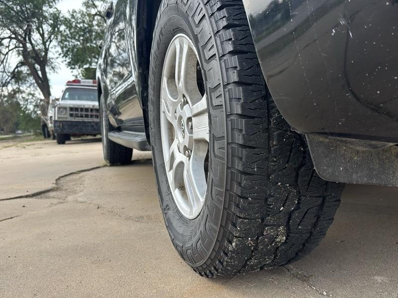 Toyota Sequoia SR5 5.7L 4WD FFV 2013