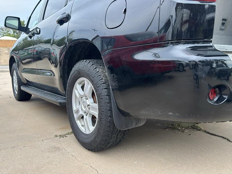 Toyota Sequoia SR5 5.7L 4WD FFV 2013