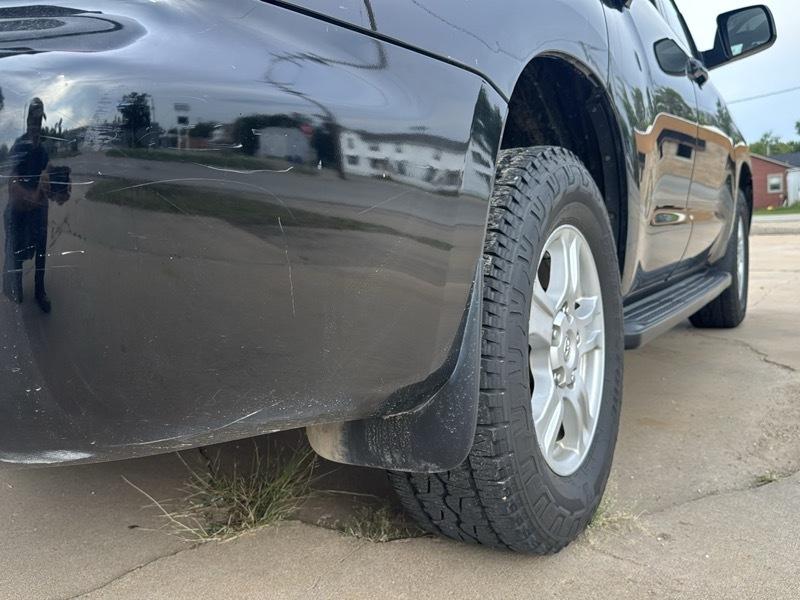 Toyota Sequoia SR5 5.7L 4WD FFV 2013