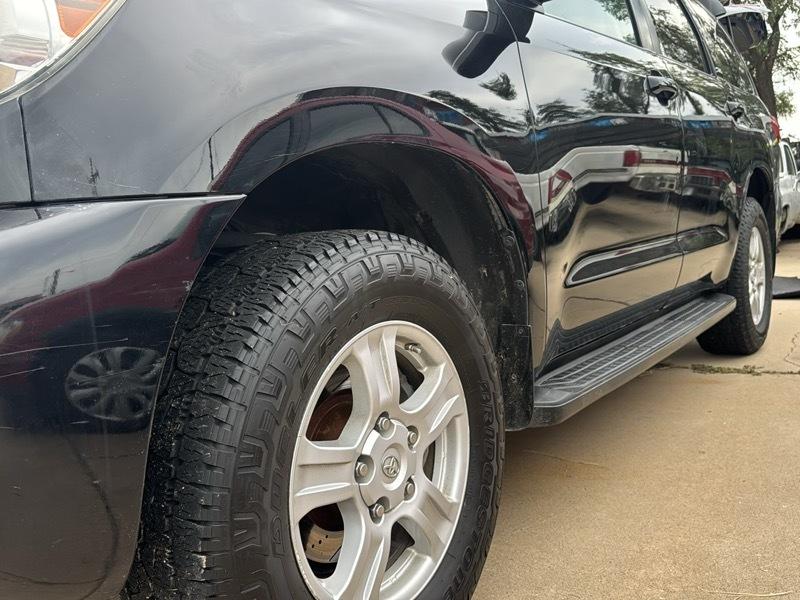 Toyota Sequoia SR5 5.7L 4WD FFV 2013
