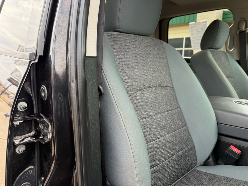 RAM 1500 Big Horn Crew Cab 4WD 2018