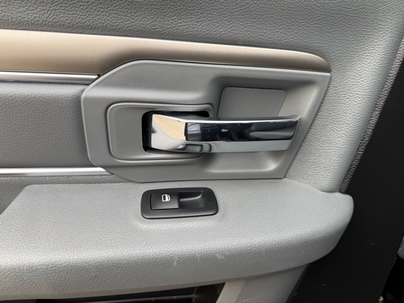 RAM 1500 Big Horn Crew Cab 4WD 2018